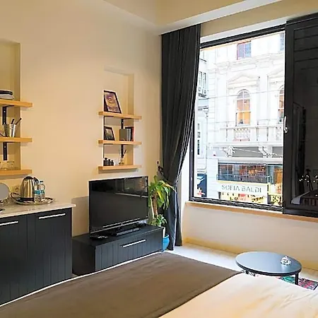 Magnova Hotel 3*