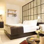 Magnova Hotel
